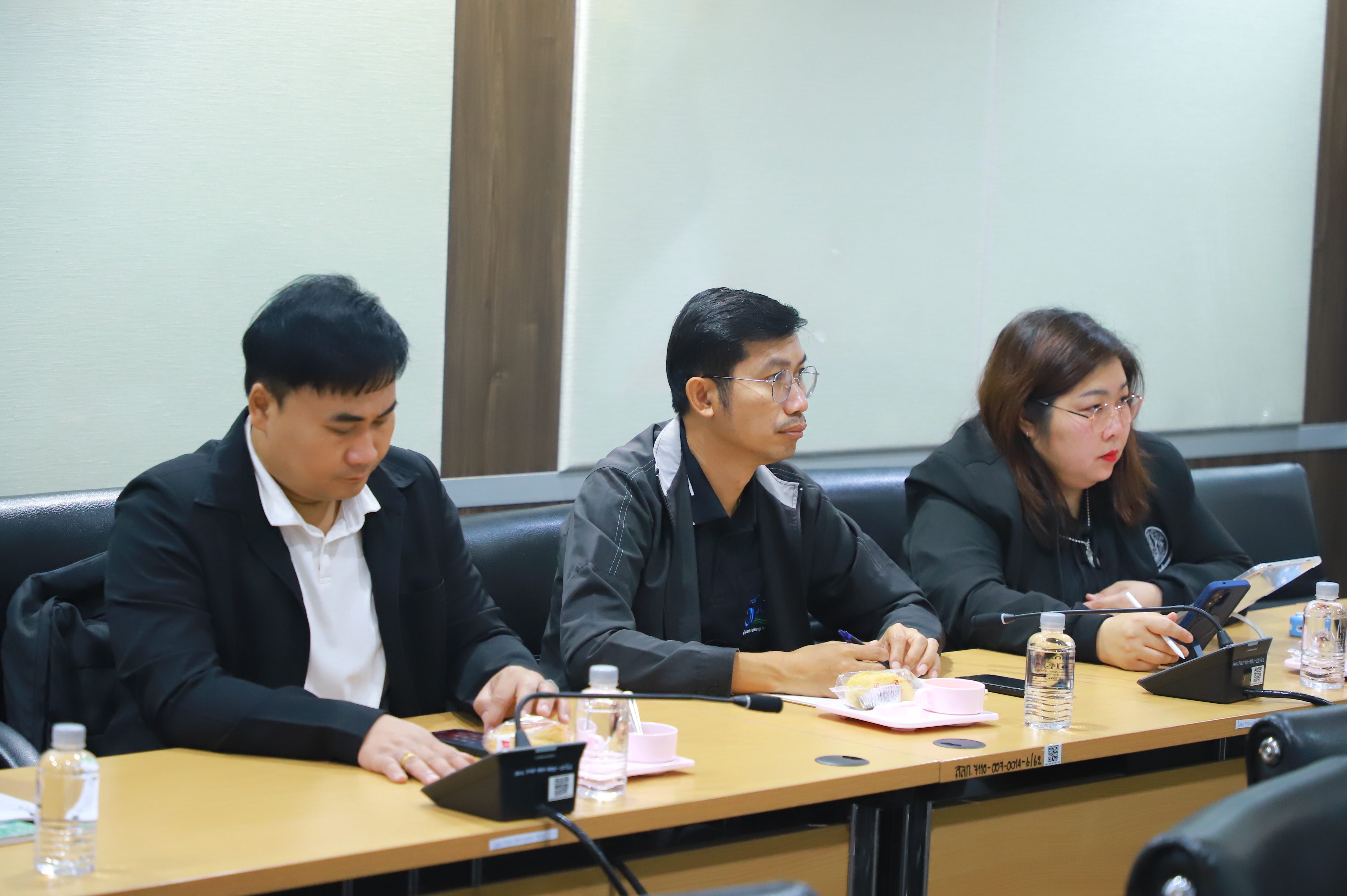 title - ส.ป.ก. ร่วมประชุมหารือเพื่อพิจารณาให้ความคิดเห็นต่อข้อสังเกตุและข้อเสนอแนะของวุฒิสภาต่อประเด็นวิกฤตการณ์ปุ๋ยในประเทศไทยที่ได้รับผลกระทบจากการสู้รบในภูมิภาคตะวันออกกลาง
